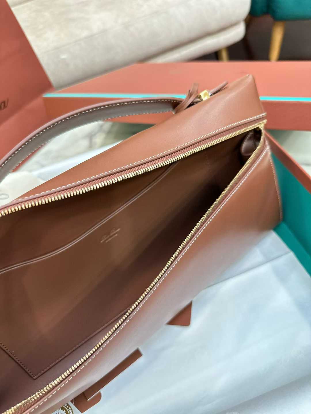 Loro Piana Extra Clutch L36 view 9