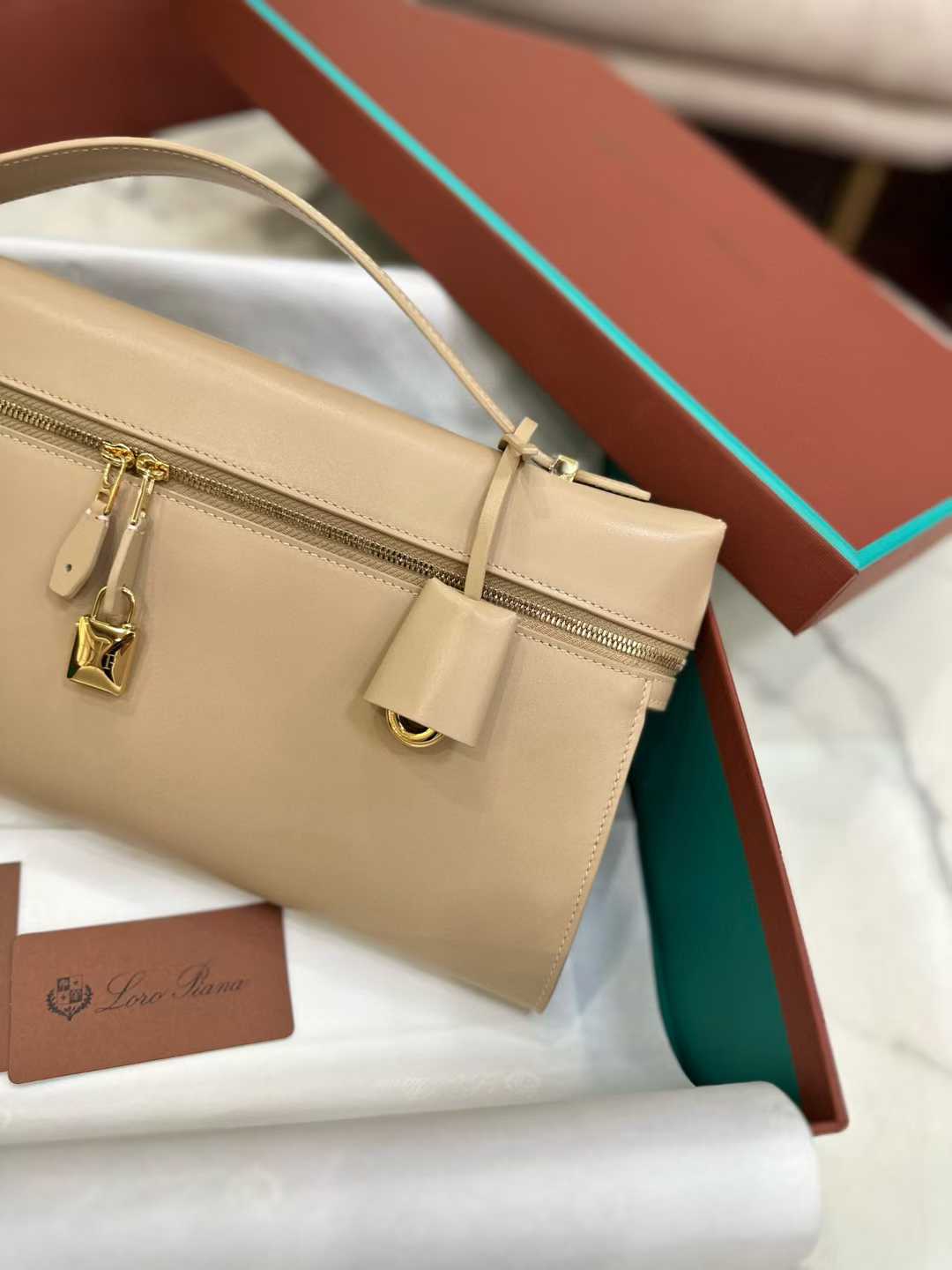 Loro Piana Extra Clutch L36 view 3