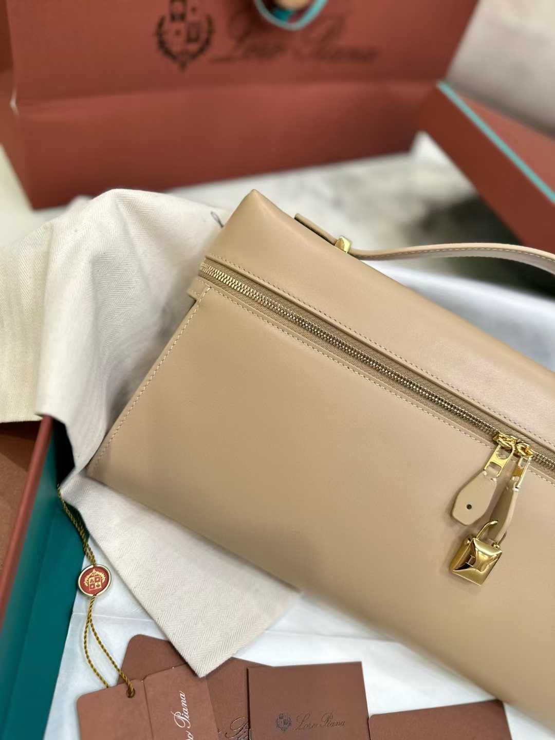 Loro Piana Extra Clutch L36 view 4