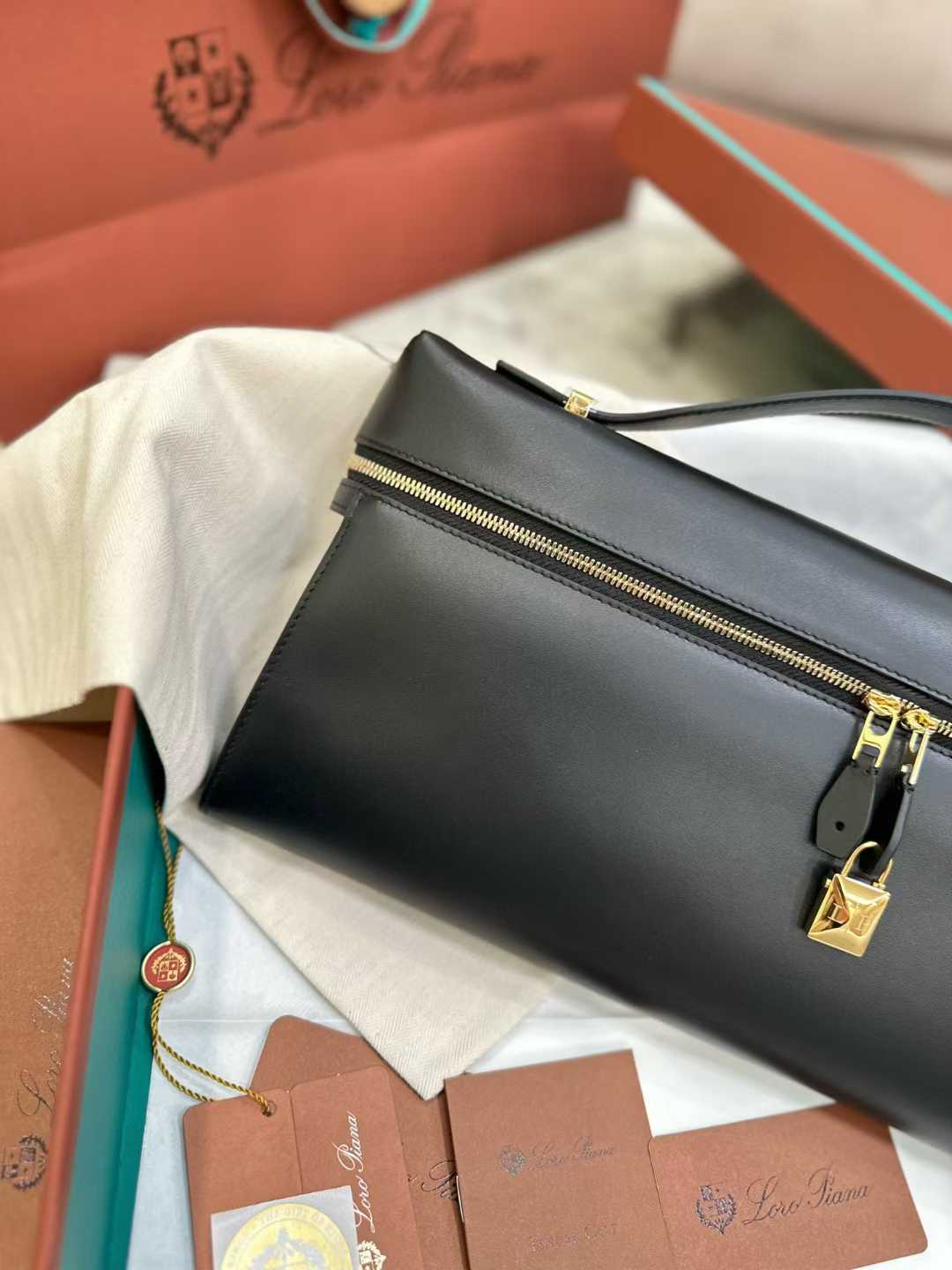 Loro Piana Extra Clutch L36 view 4