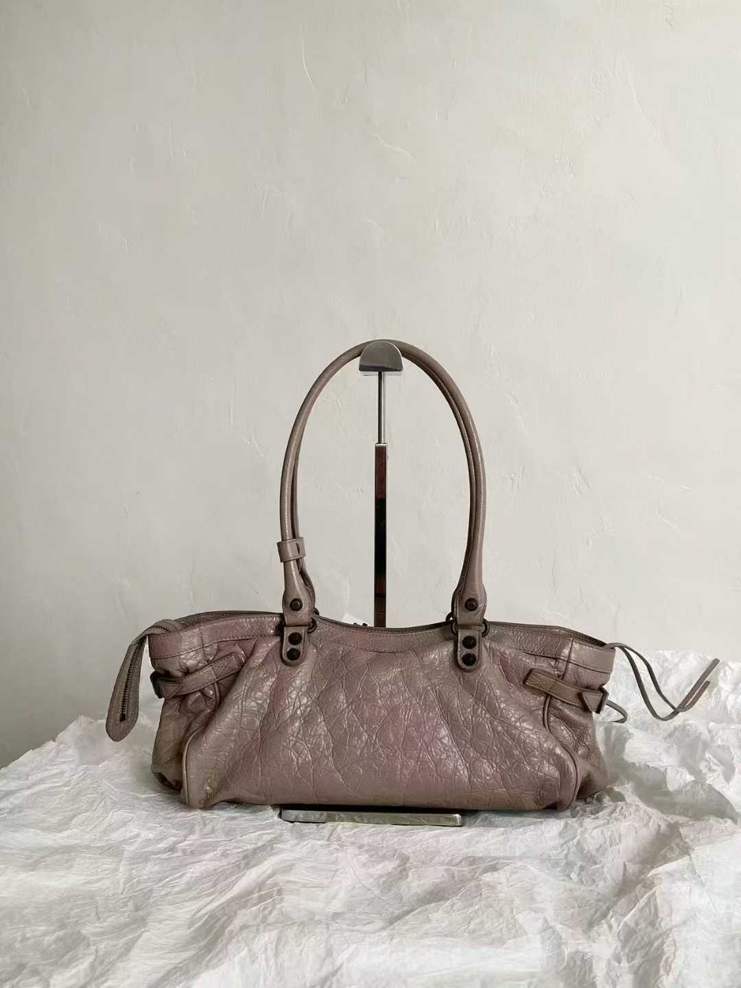 Balenciaga east west Bag of sticks view 2
