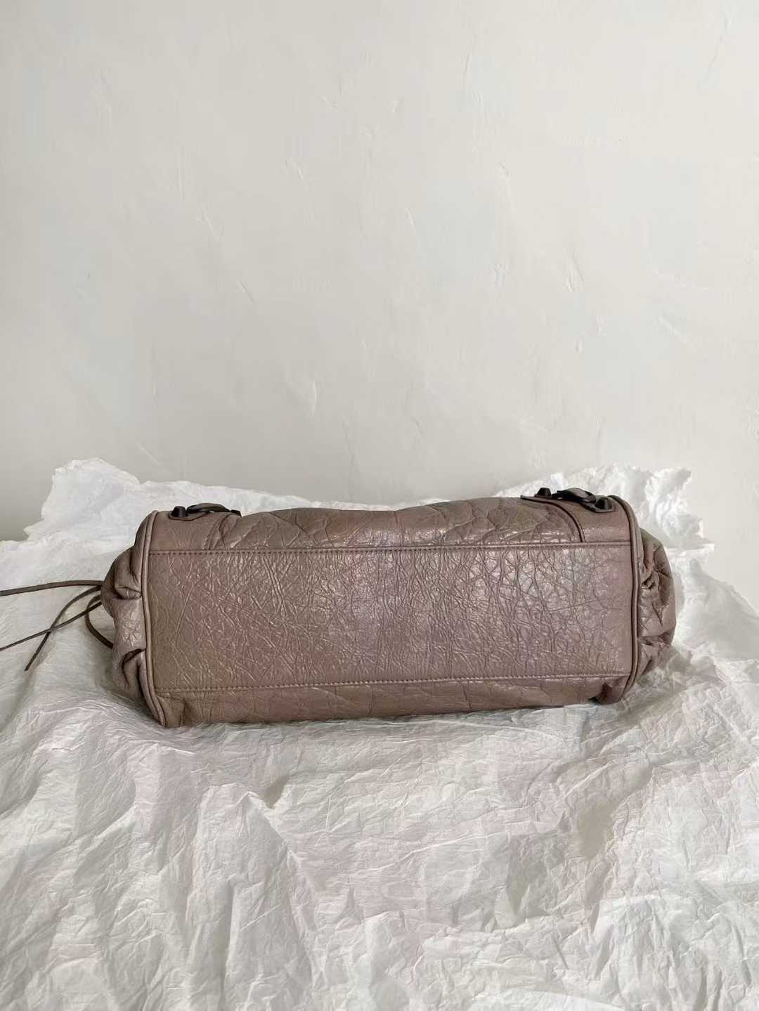Balenciaga east west Bag of sticks view 4