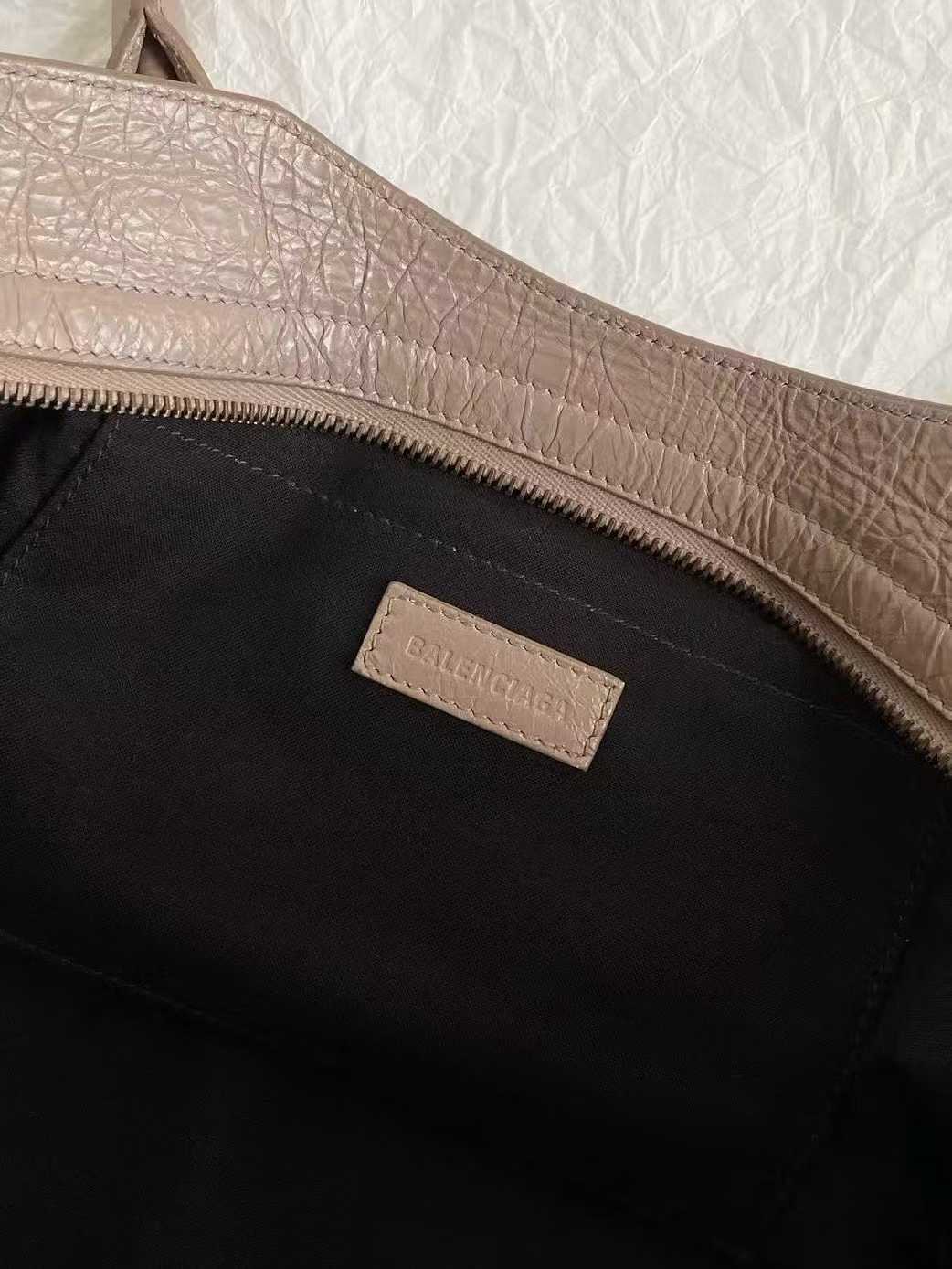 Balenciaga east west Bag of sticks view 6