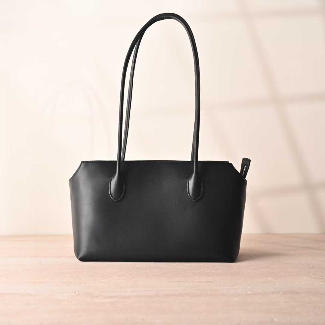 The Row Terrasse Leather handbags view 10