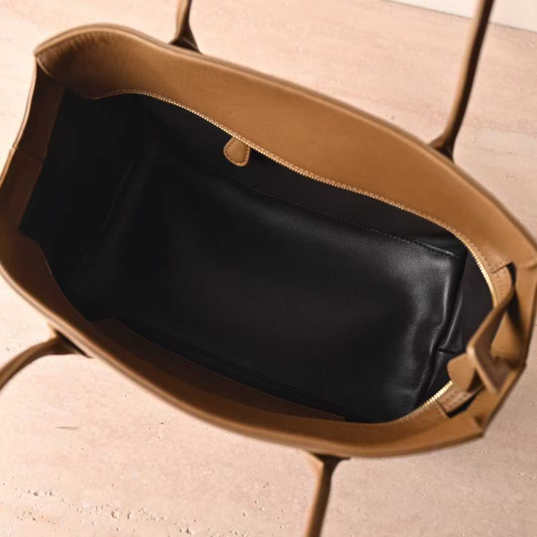 The Row Terrasse Leather handbags view 7
