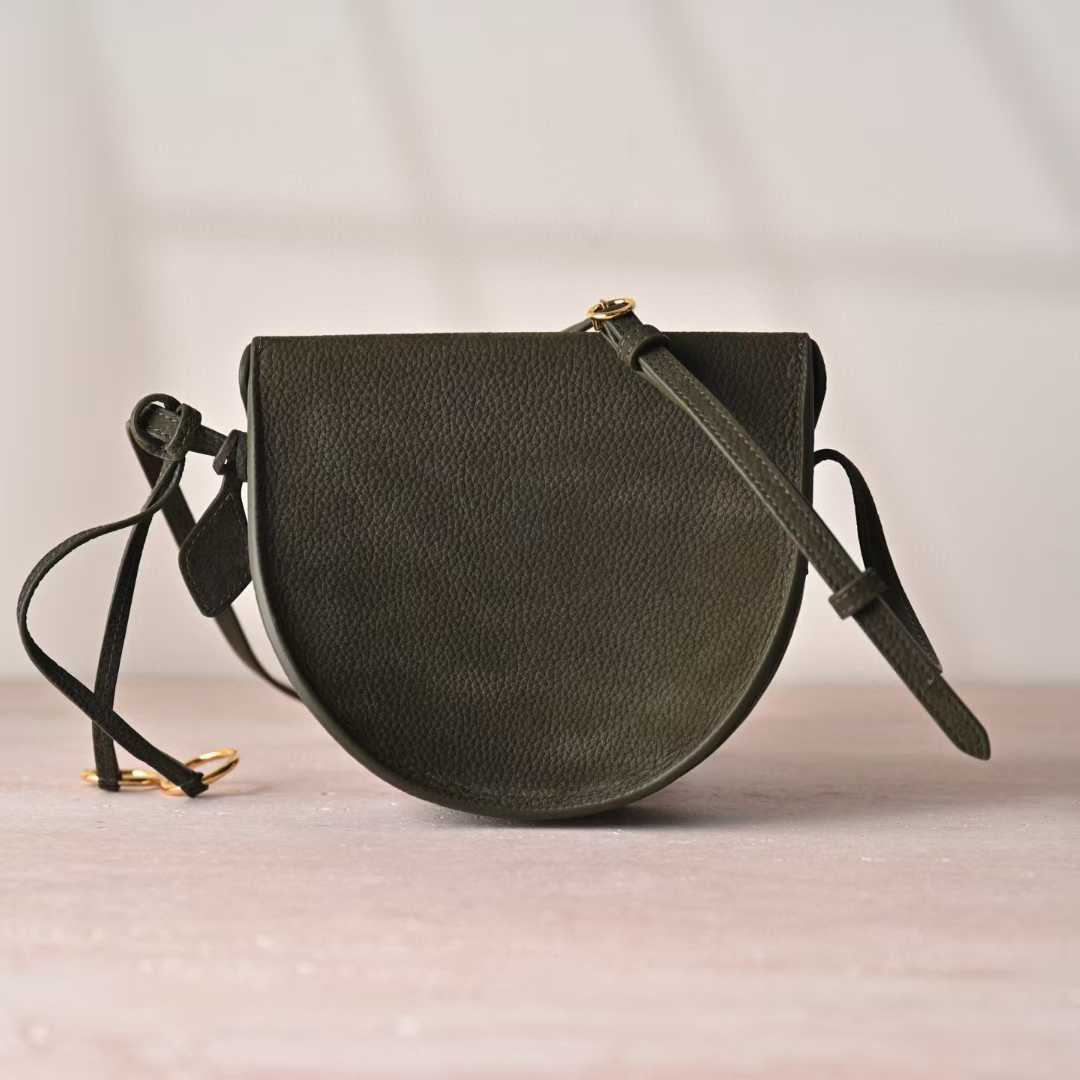 Alaïa Hip East West Bag In Goatskin view 11