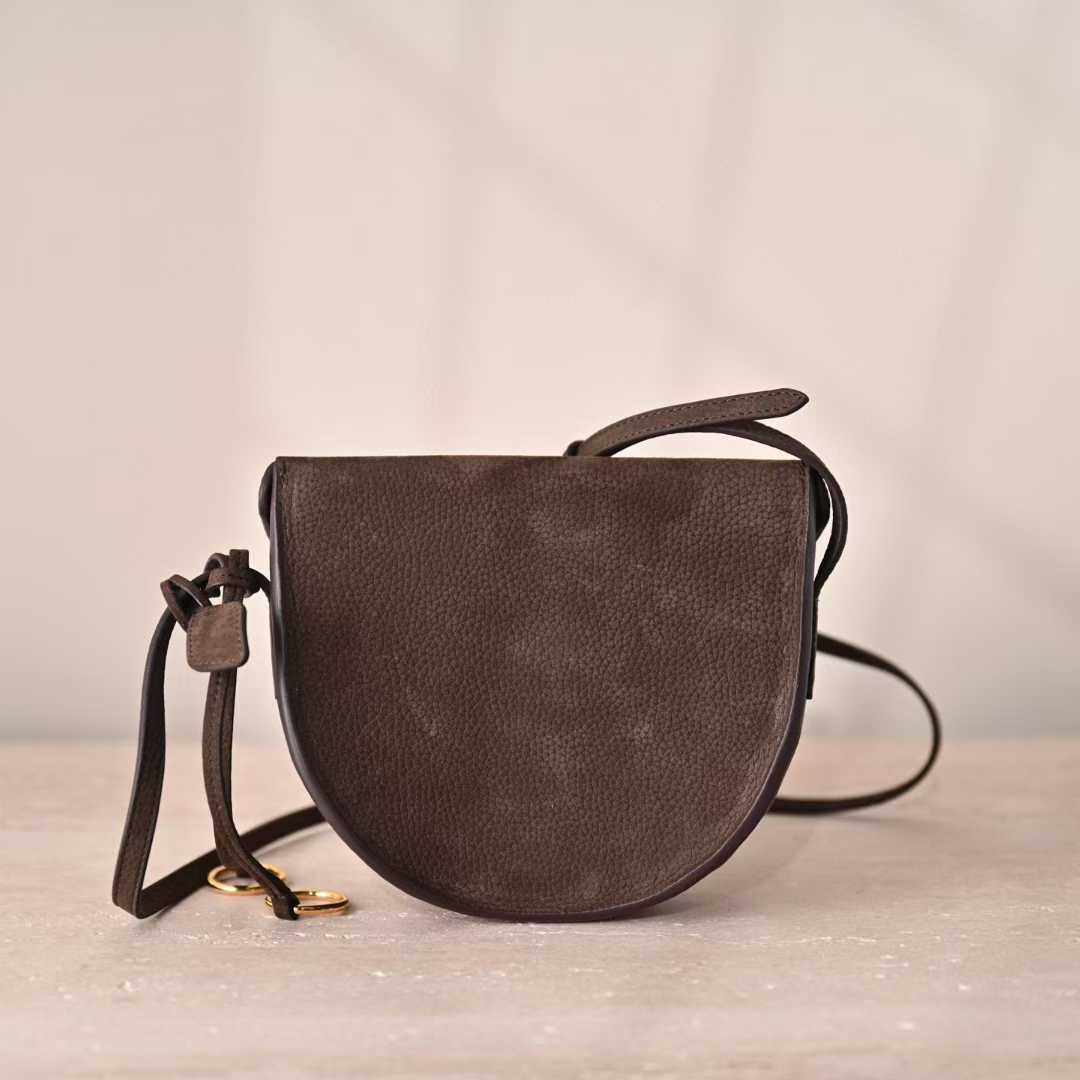 Alaïa Hip East West Bag In Goatskin view 20