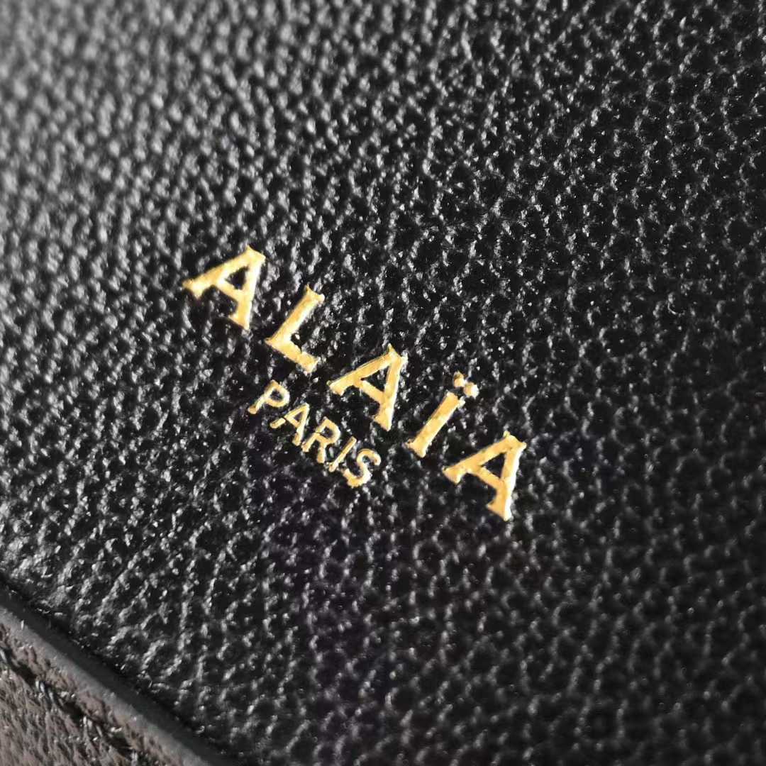 Alaïa Hip East West Bag In Goatskin view 7