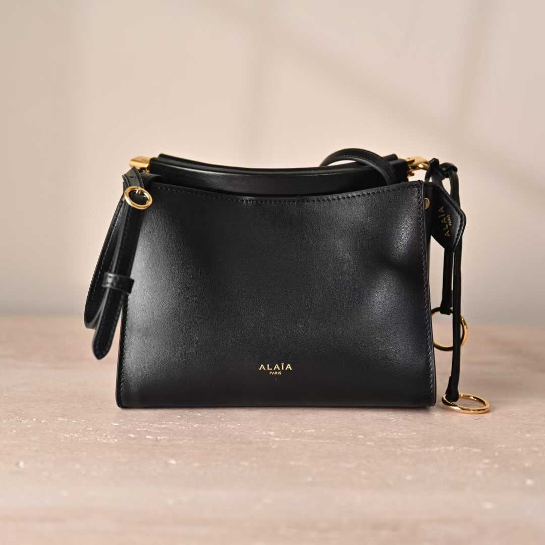 Alaïa Le Click Small Square Bag In Nubuck view 1