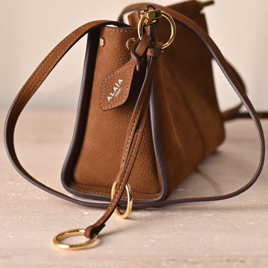 Alaïa Le Click Small Square Bag In Nubuck view 14