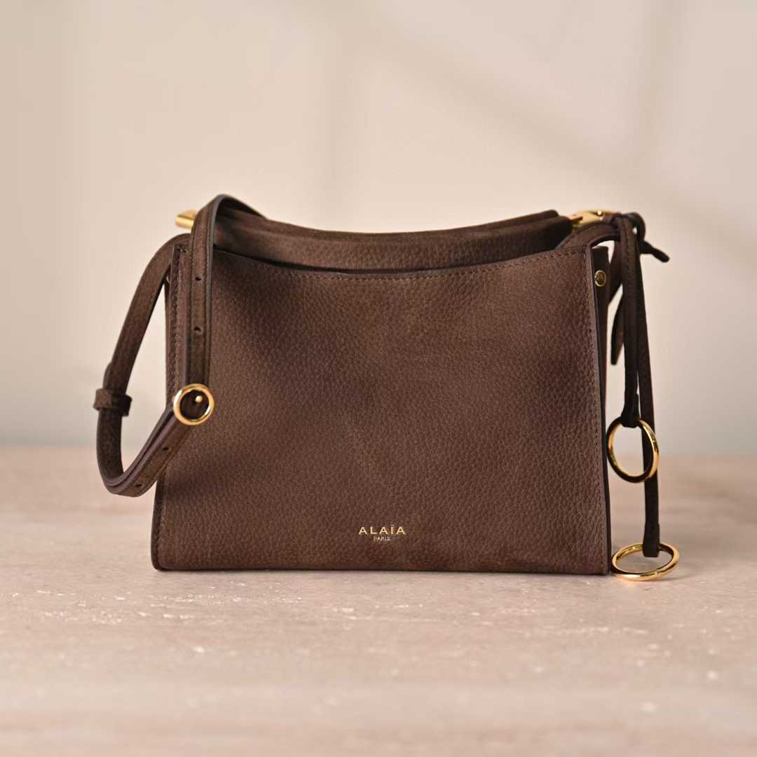 Alaïa Le Click Small Square Bag In Nubuck view 19