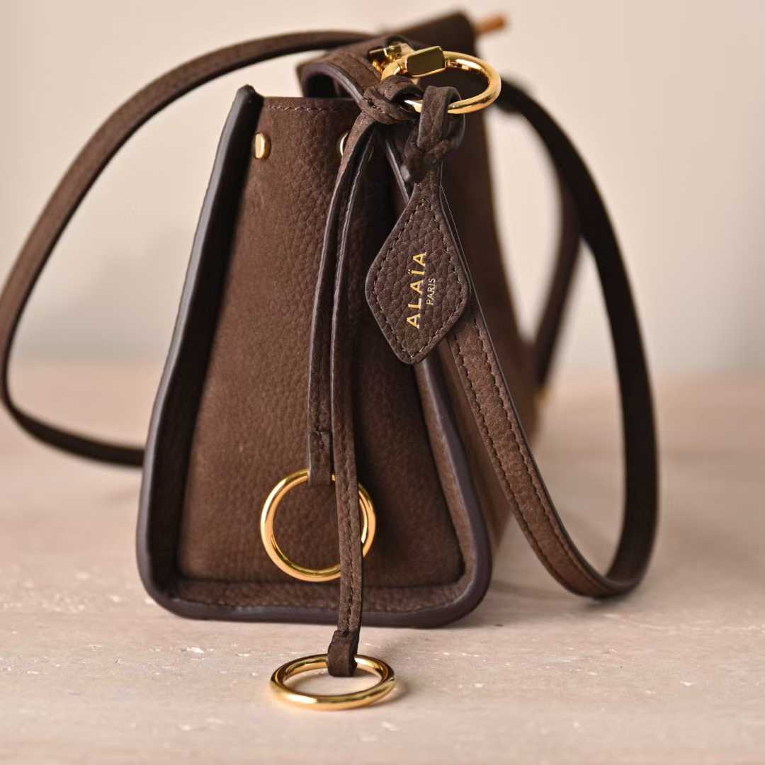 Alaïa Le Click Small Square Bag In Nubuck view 21