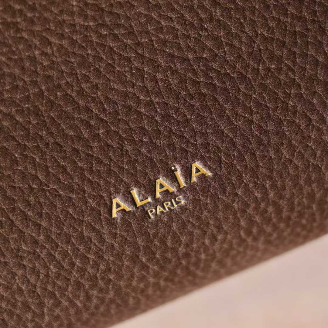 Alaïa Le Click Small Square Bag In Nubuck view 22