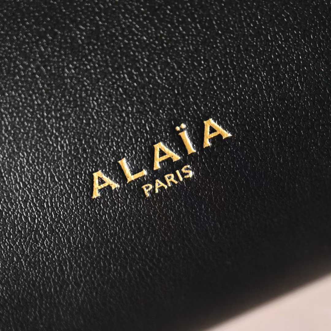 Alaïa Le Click Small Square Bag In Nubuck view 5