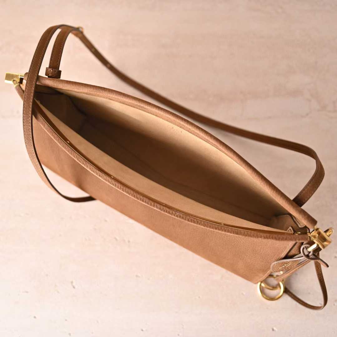 Alaïa Le Click East West Small Bag In Nubuck view 16