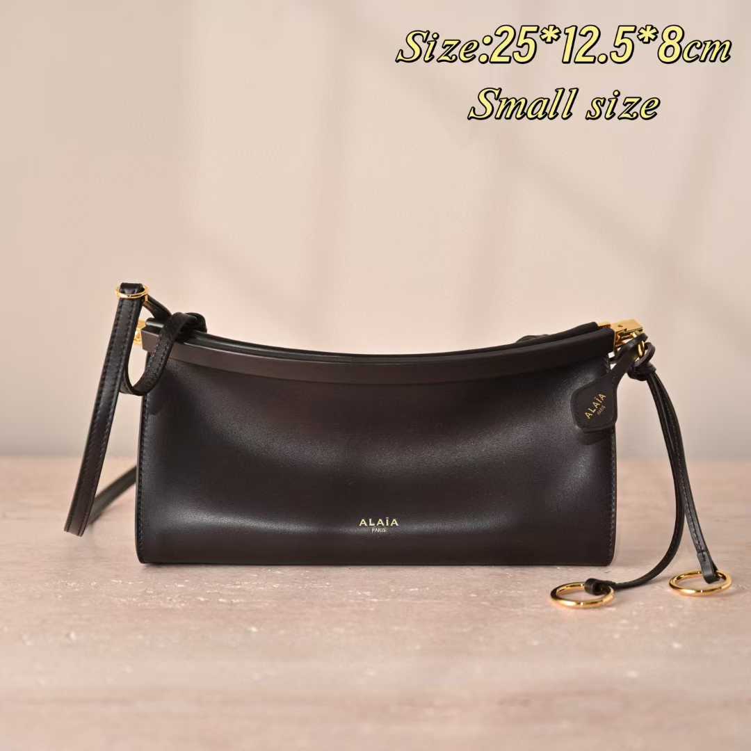 Alaïa Le Click East West Small Bag In Nubuck view 19