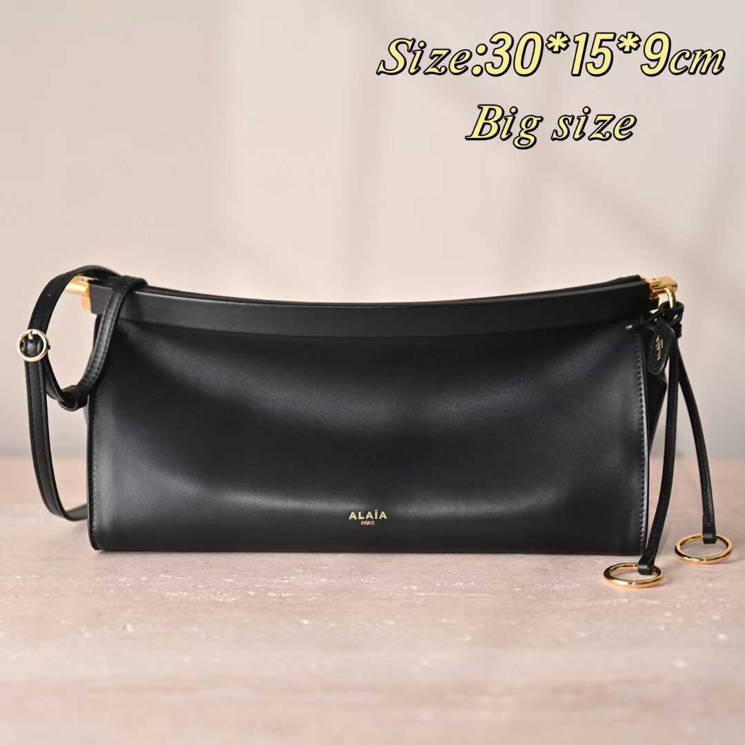 Alaïa Le Click East West Small Bag In Nubuck view 20