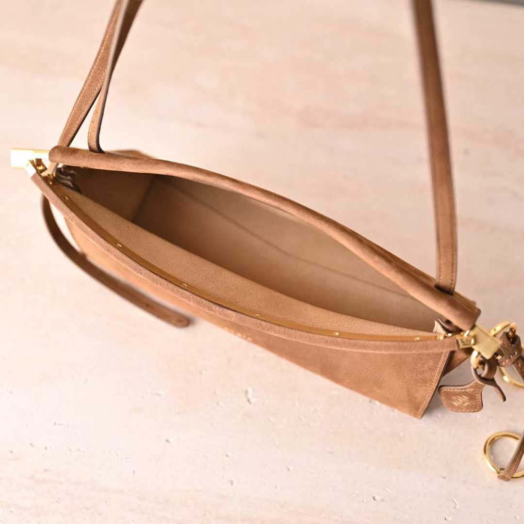 Alaïa Le Click East West Small Bag In Nubuck view 8