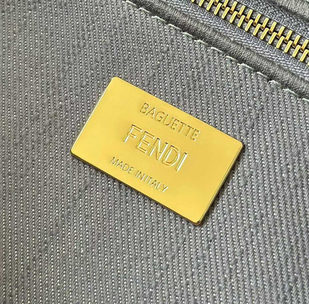 Fendi Baguette view 7