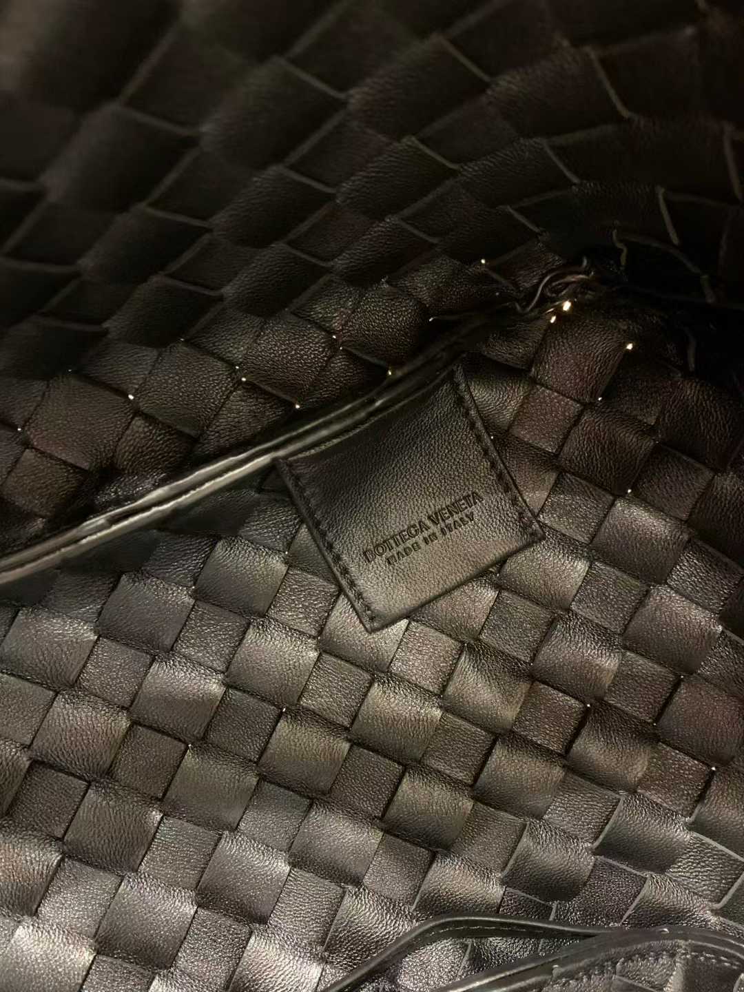 Bottega Veneta Campana view 8