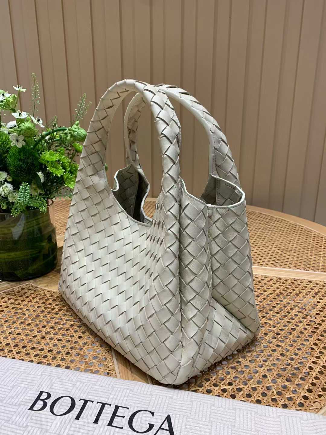 Bottega Veneta Campana view 2