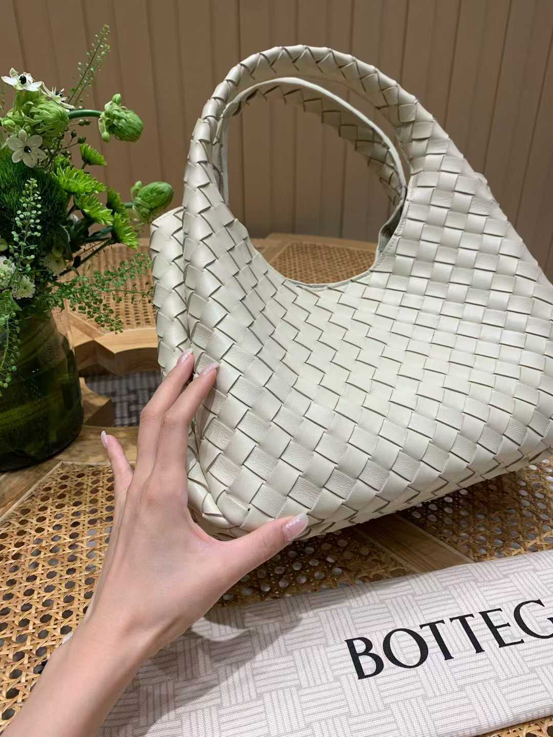 Bottega Veneta Campana view 3