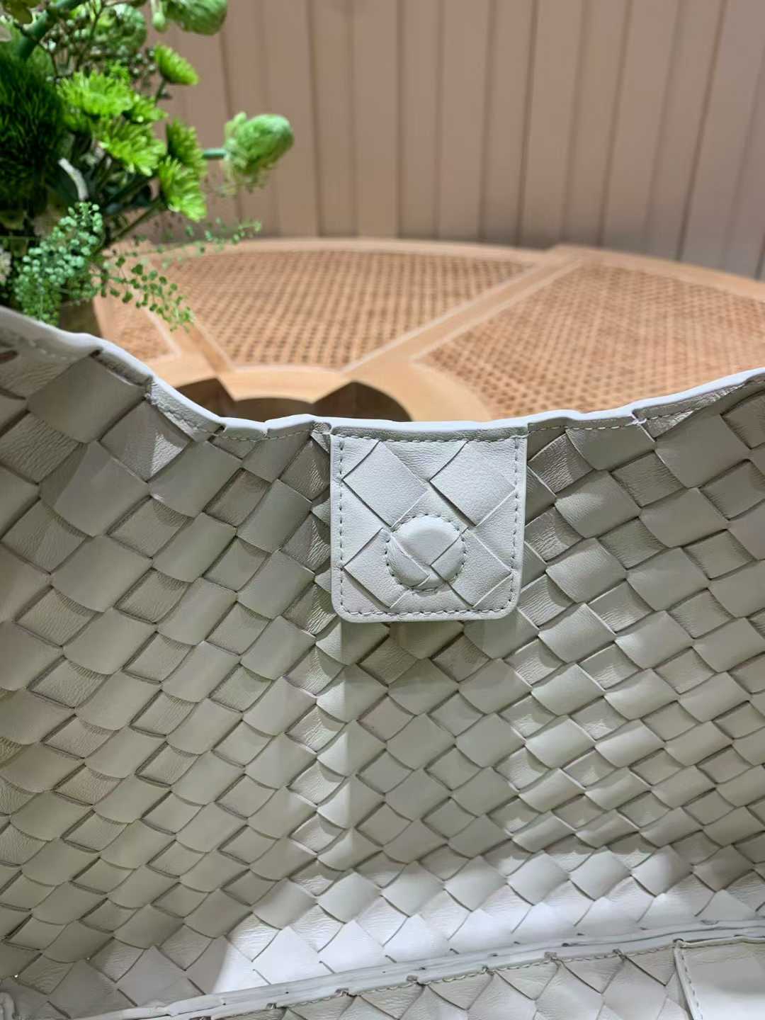 Bottega Veneta Campana view 8