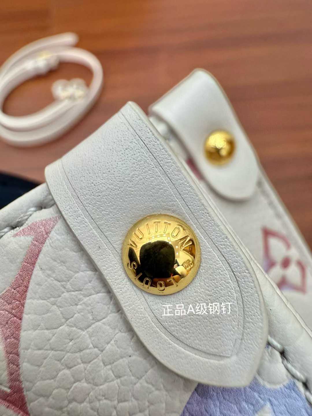 Louis Vuitton OnTheGo PM M25770 view 8