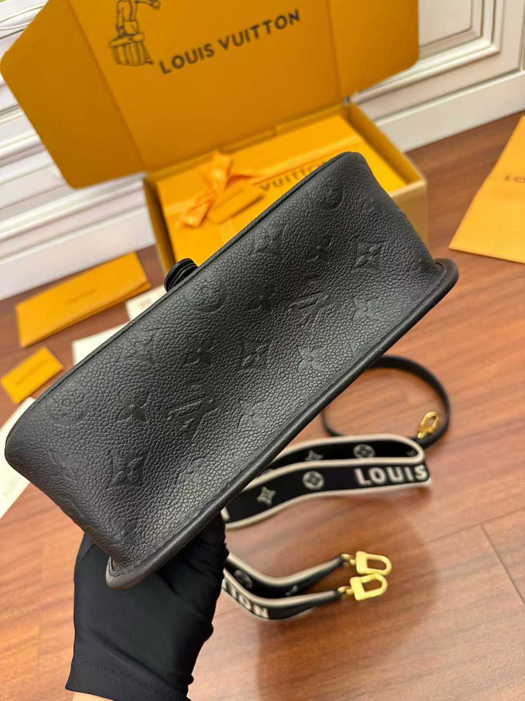 Louis Vuitton Diane Satchel M46386 view 3