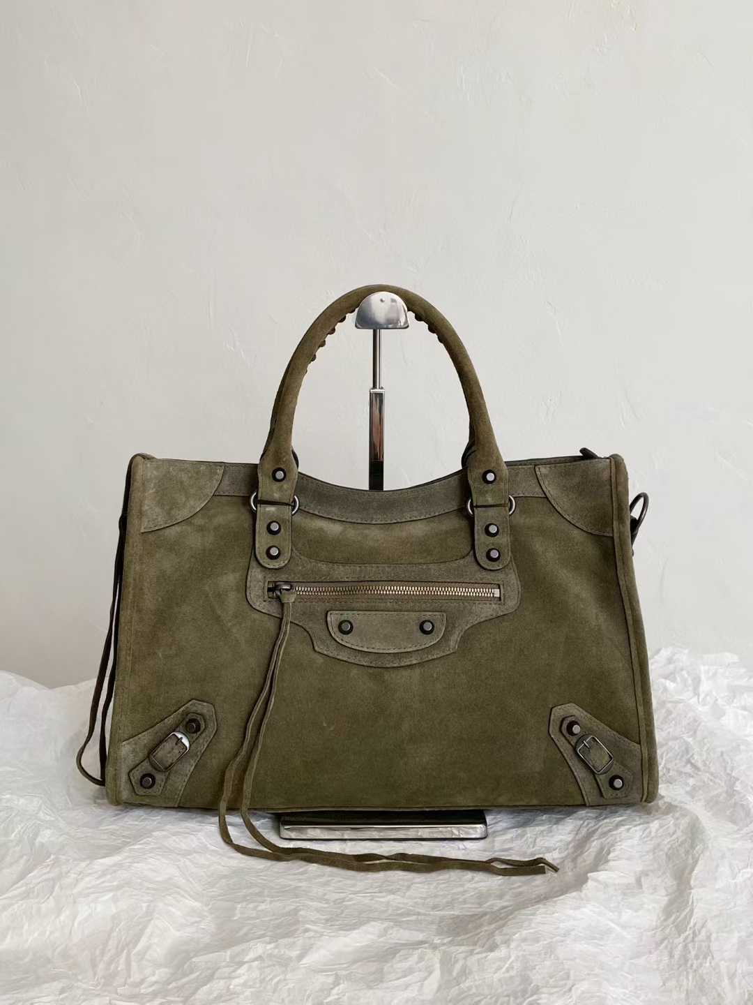 Balenciaga Women’s Le City Bag Medium in Khaki view 2