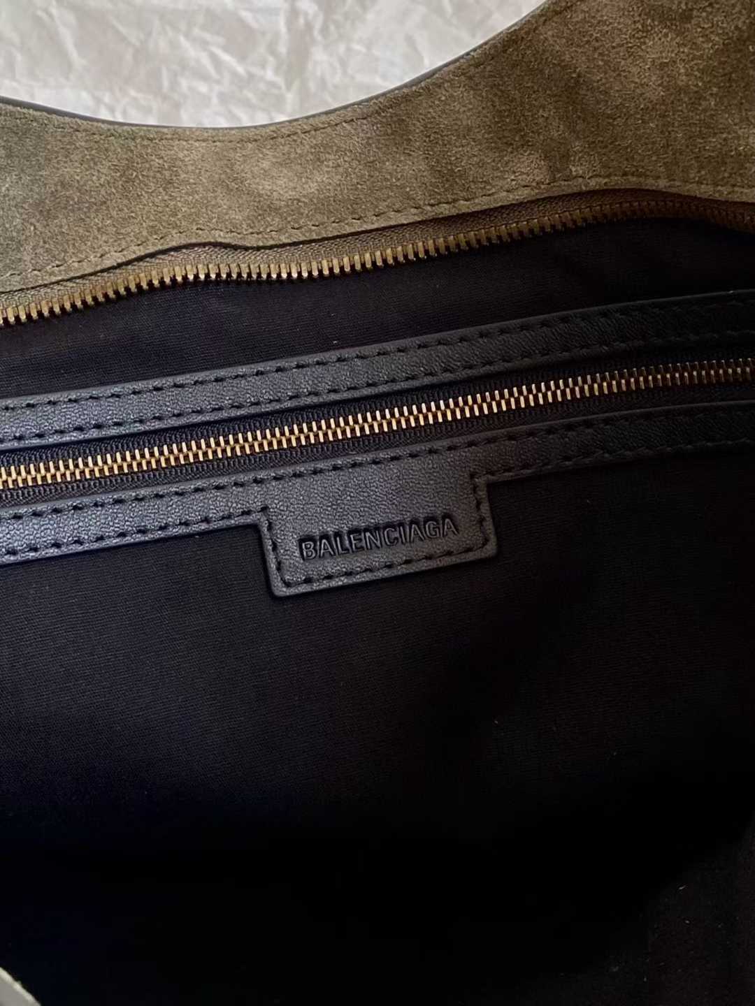 Balenciaga Women’s Le City Bag Medium in Khaki view 7