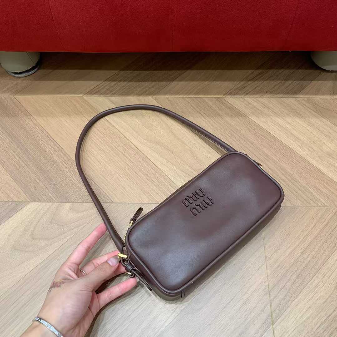 Miu Miu Leather pouch view 9