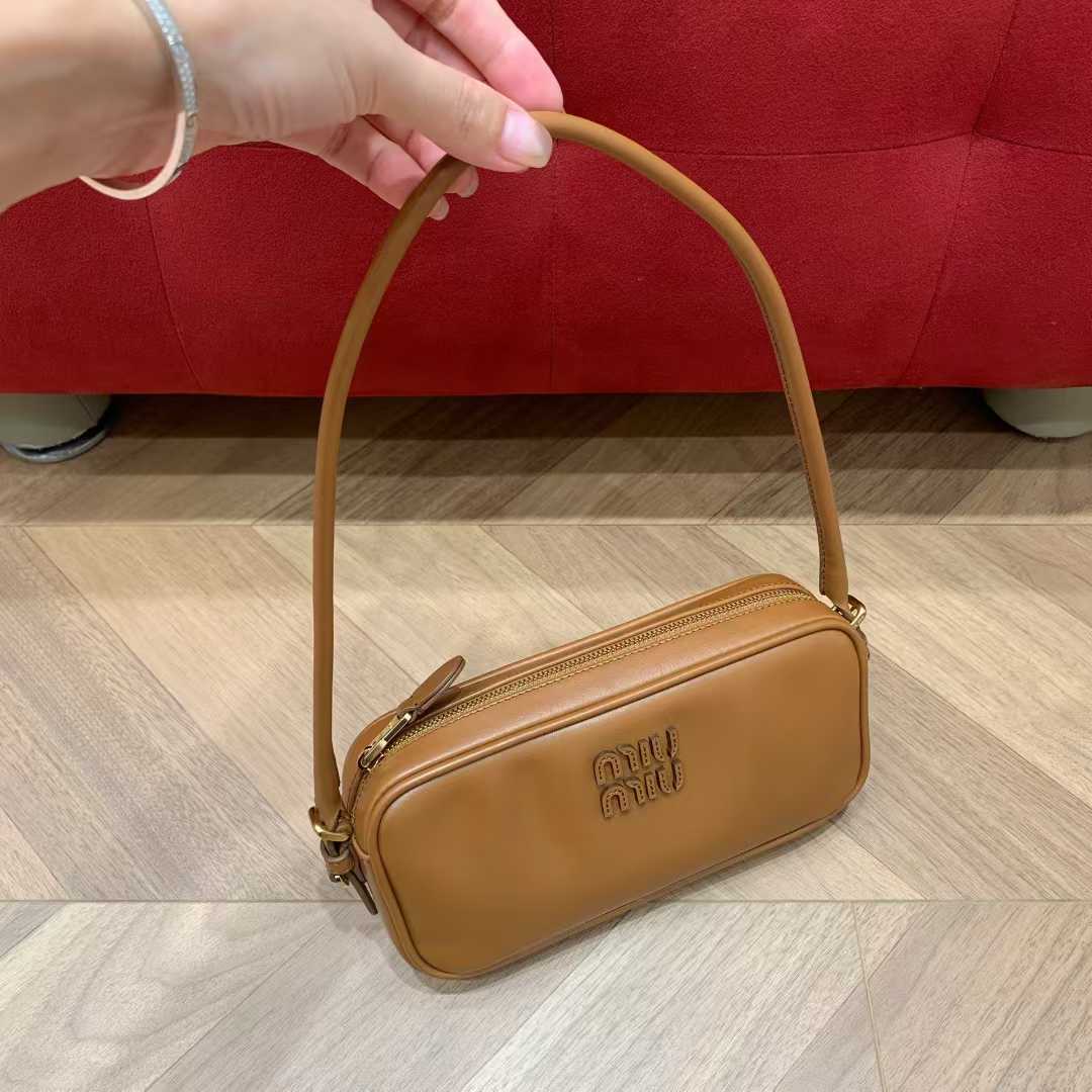Miu Miu Leather pouch view 1