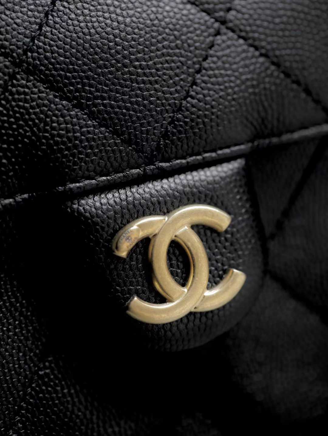 Chanel 25 medium backpack view 4