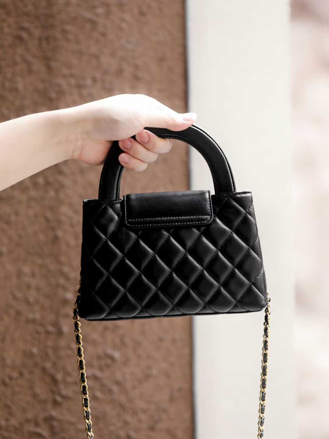 Chanel 25a Kelly Bag view 2