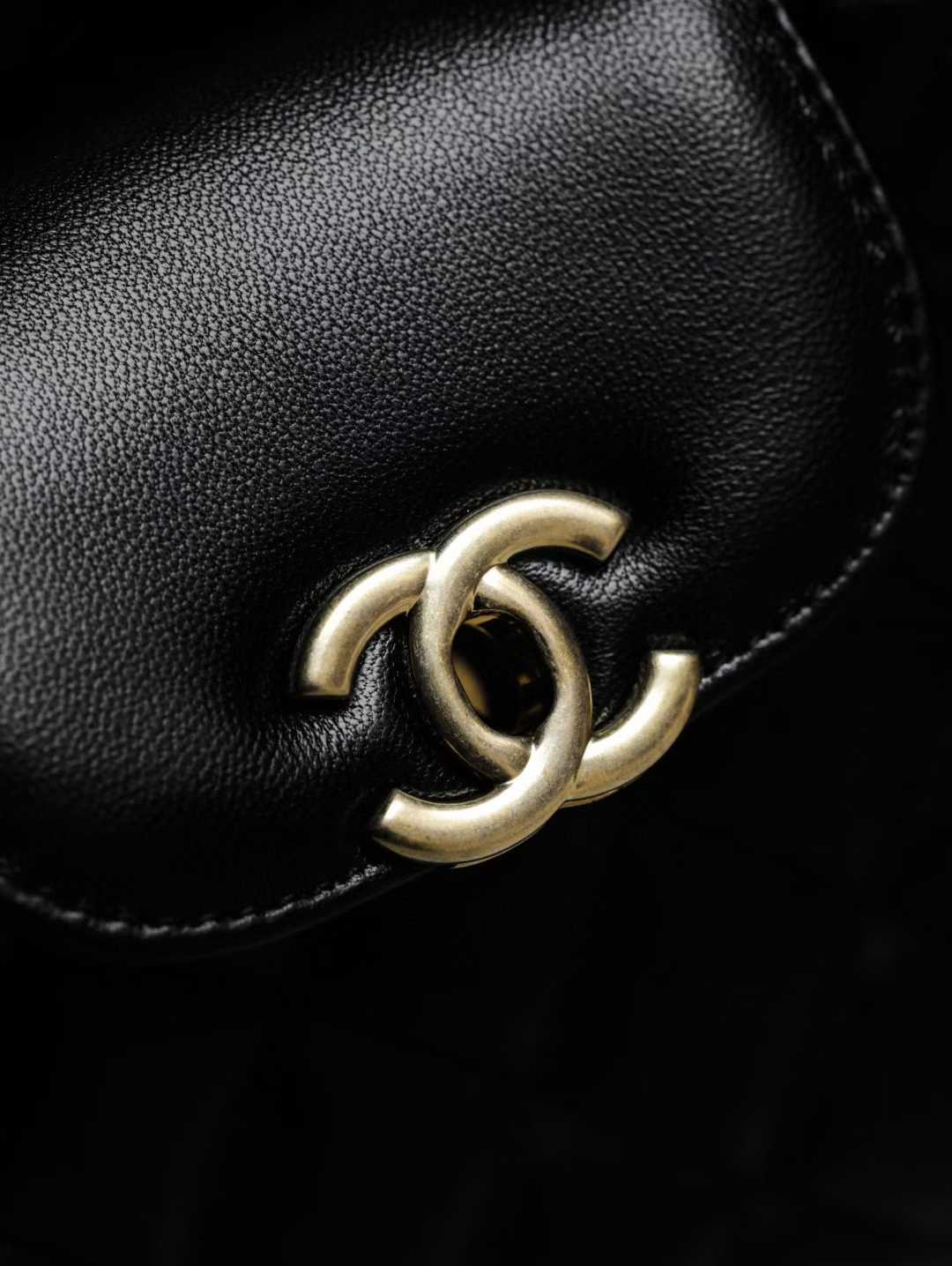 Chanel 25a Kelly Bag view 4