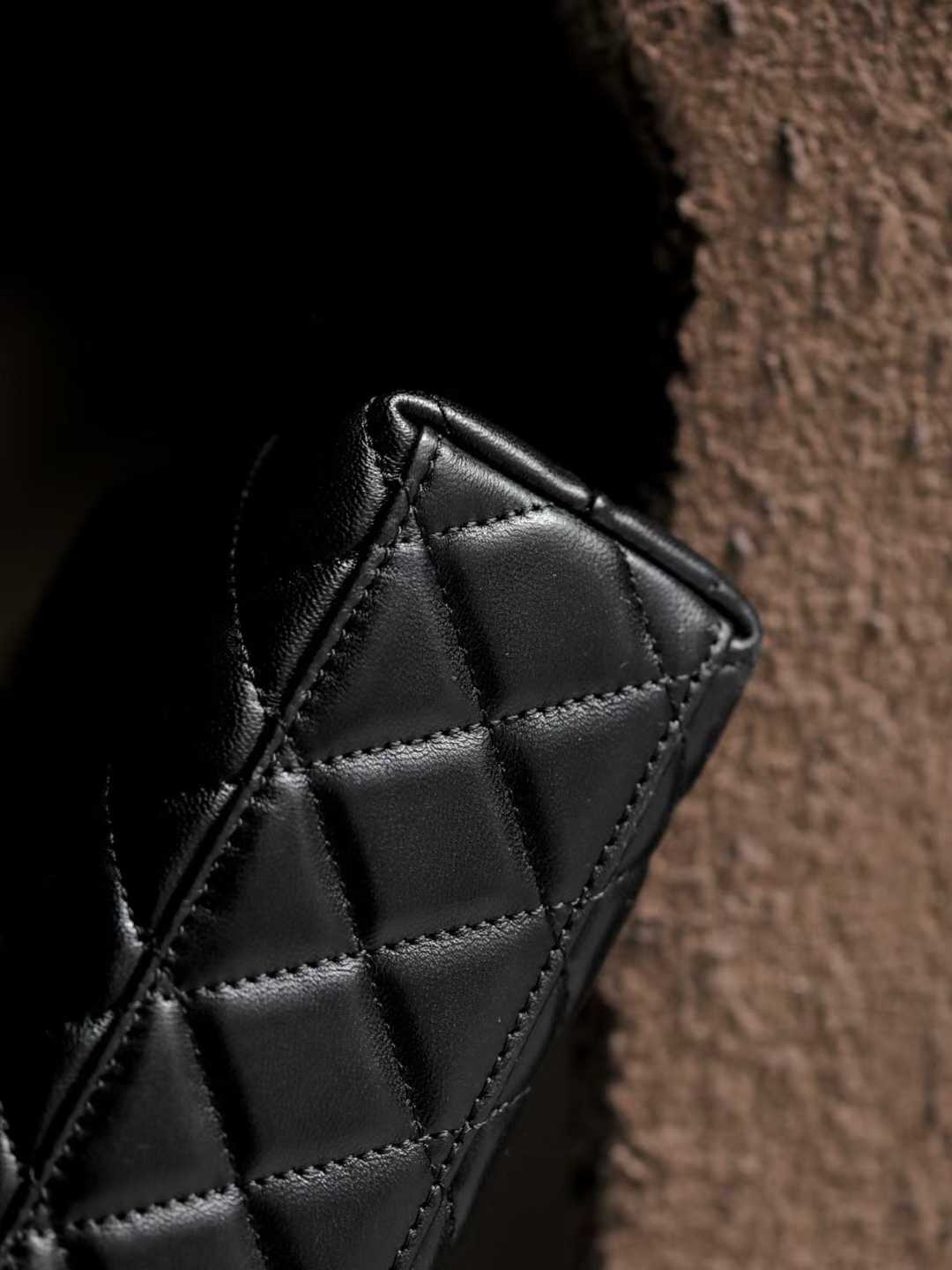 Chanel 25a Kelly Bag view 5