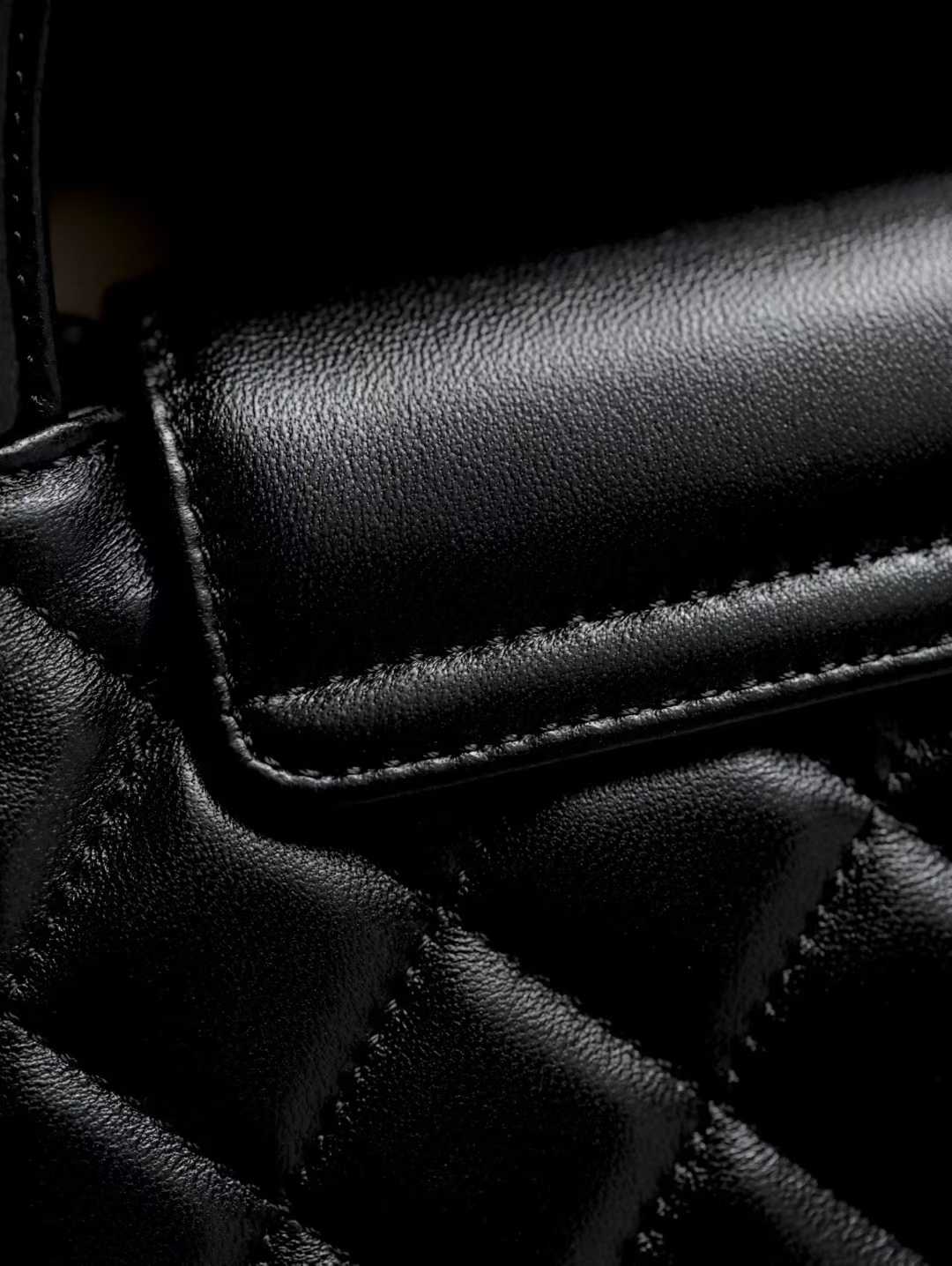 Chanel 25a Kelly Bag view 8