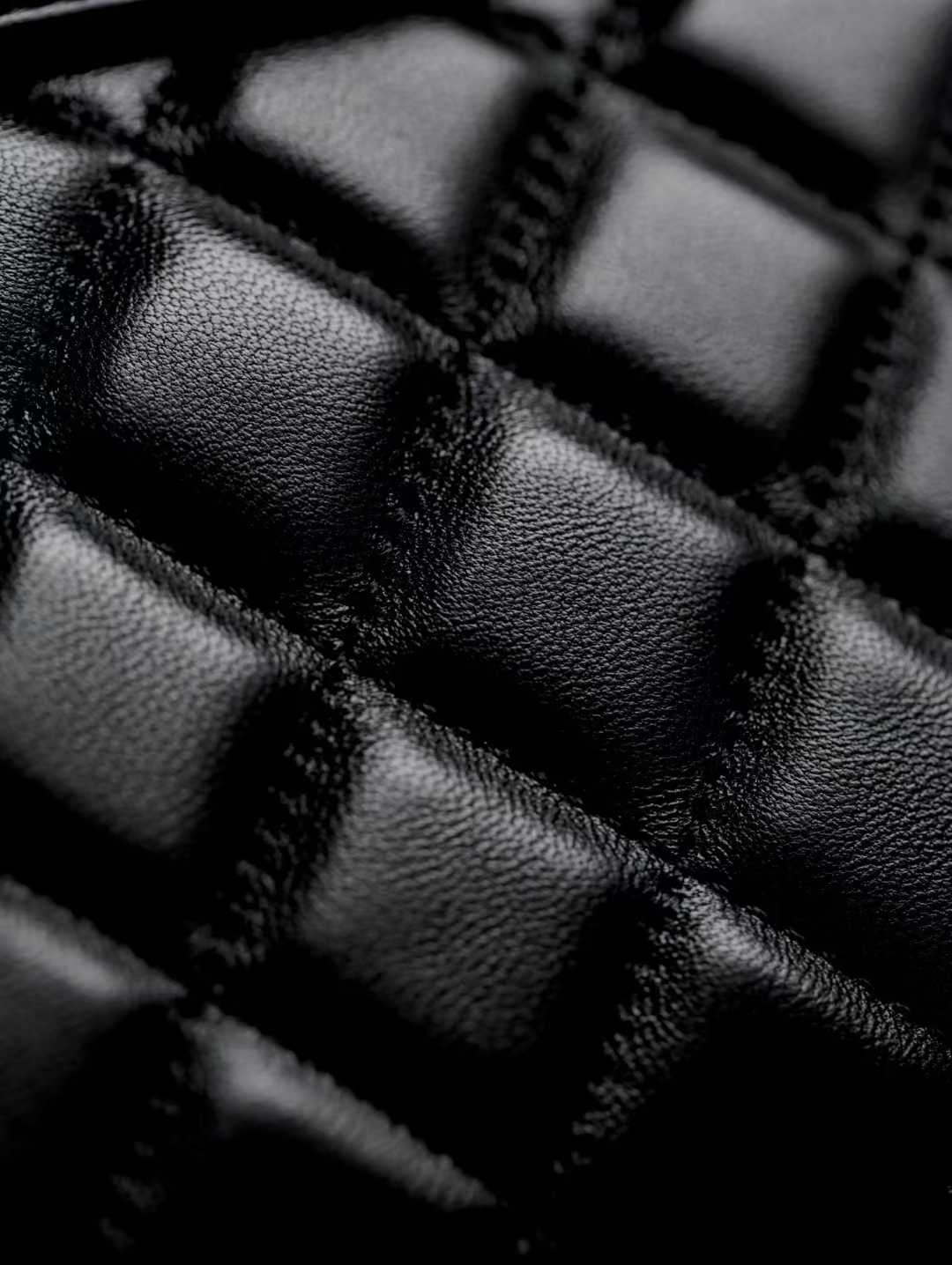 Chanel 25a Kelly Bag view 9