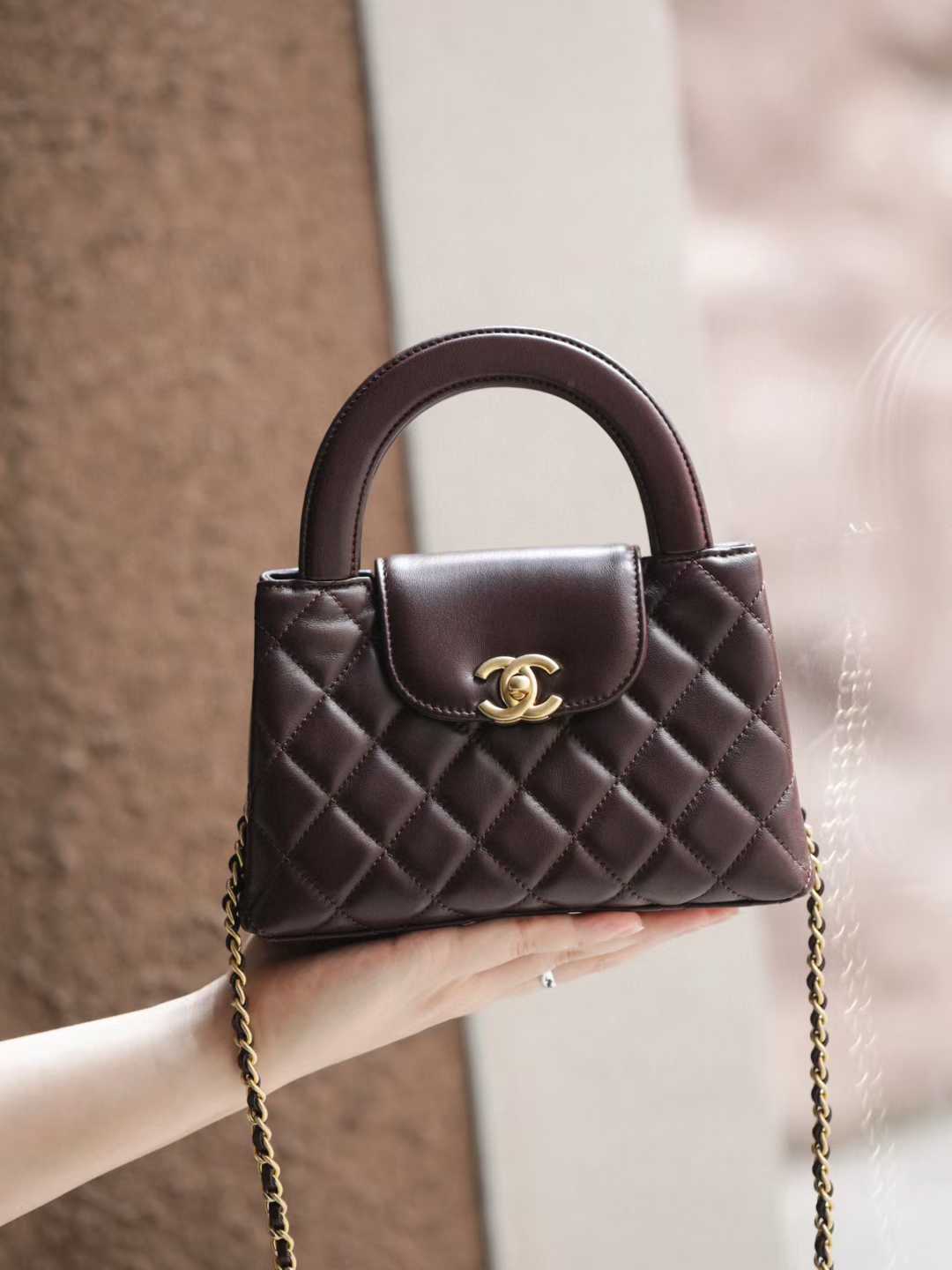 Chanel 25a Kelly Bag view 1