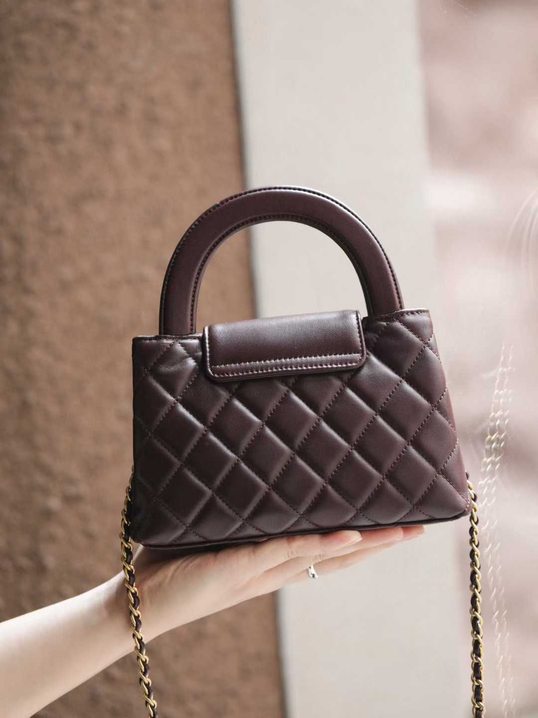 Chanel 25a Kelly Bag view 2
