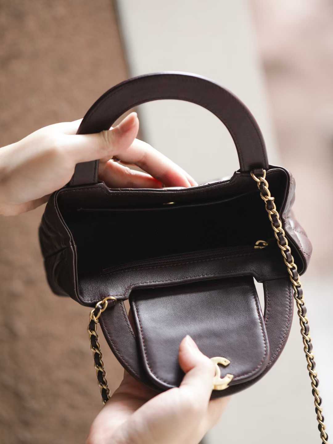 Chanel 25a Kelly Bag view 3