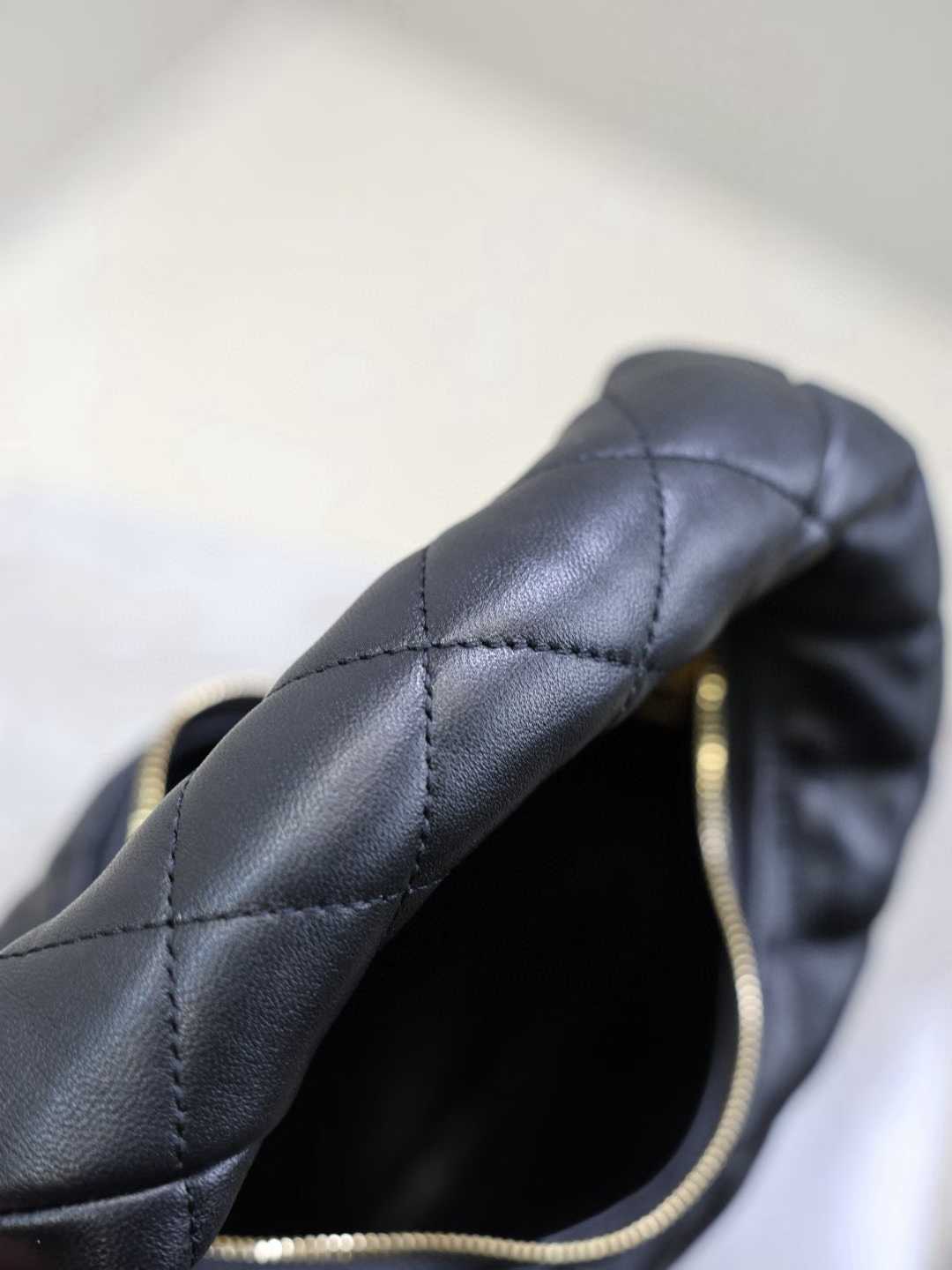 Saint Laurent ICARINO in quilted nappa view 5