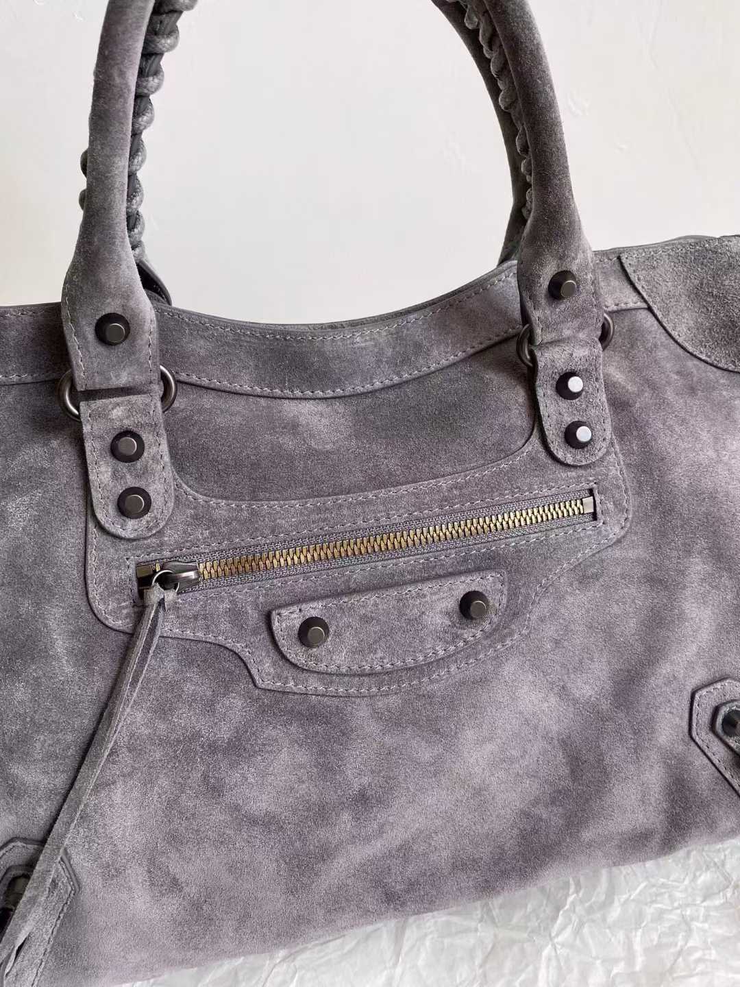 Balenciaga Women’s Le City Bag Medium in Light Espresso view 4