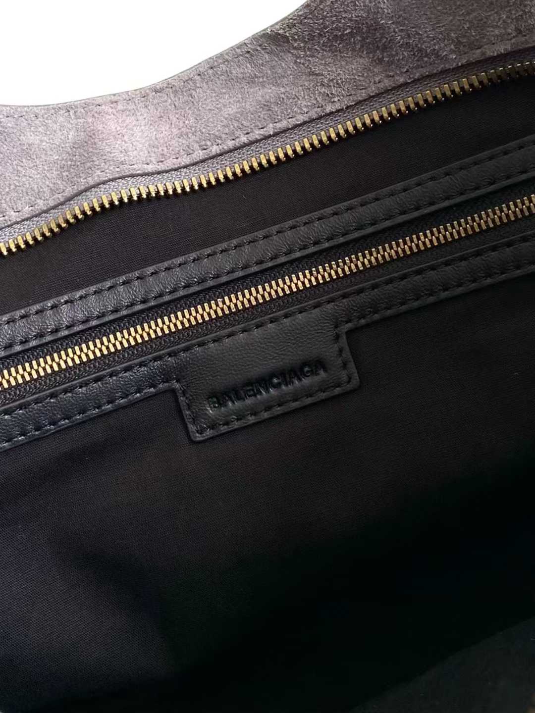 Balenciaga Women’s Le City Bag Medium in Light Espresso view 5