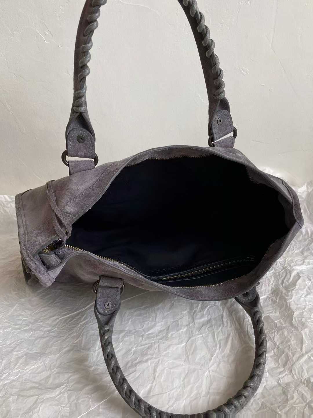 Balenciaga Women’s Le City Bag Medium in Light Espresso view 8