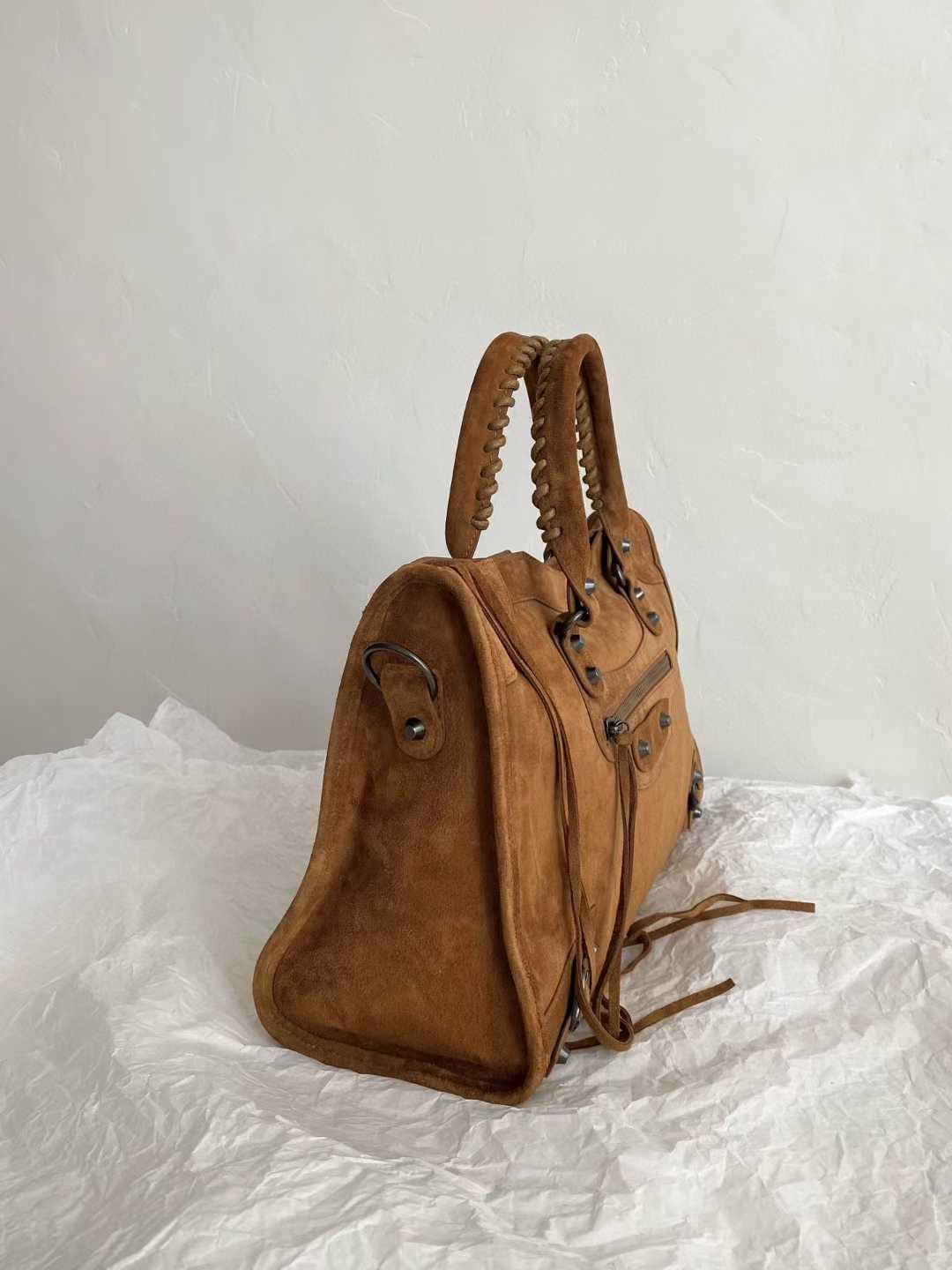 Balenciaga Women’s Le City Bag Medium in Light Espresso view 3