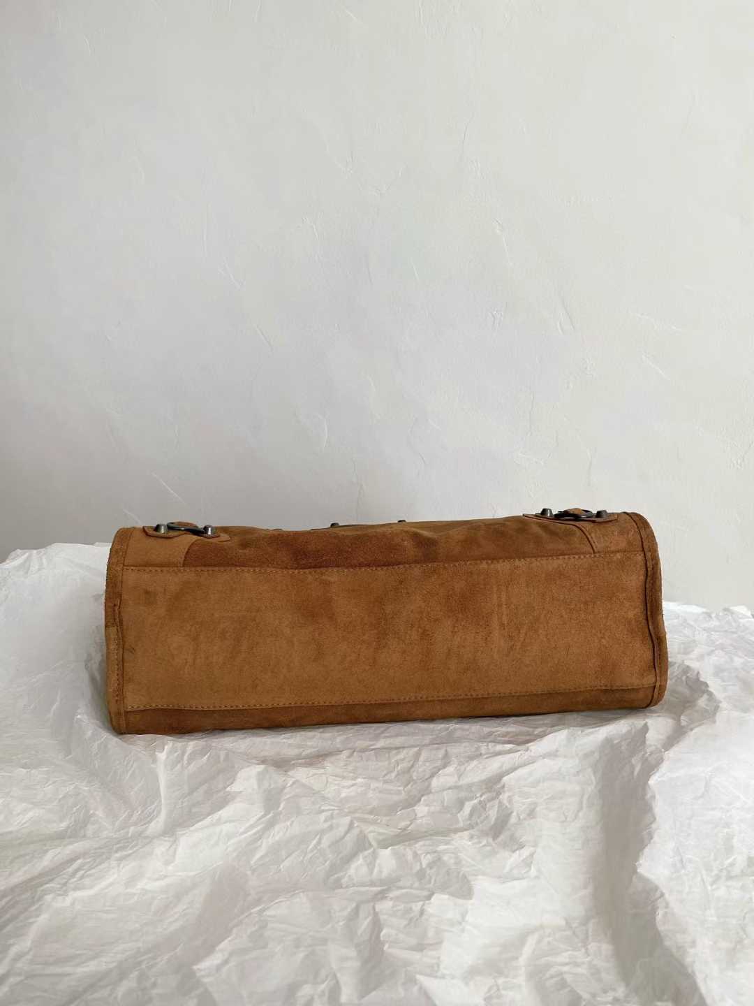 Balenciaga Women’s Le City Bag Medium in Light Espresso view 4