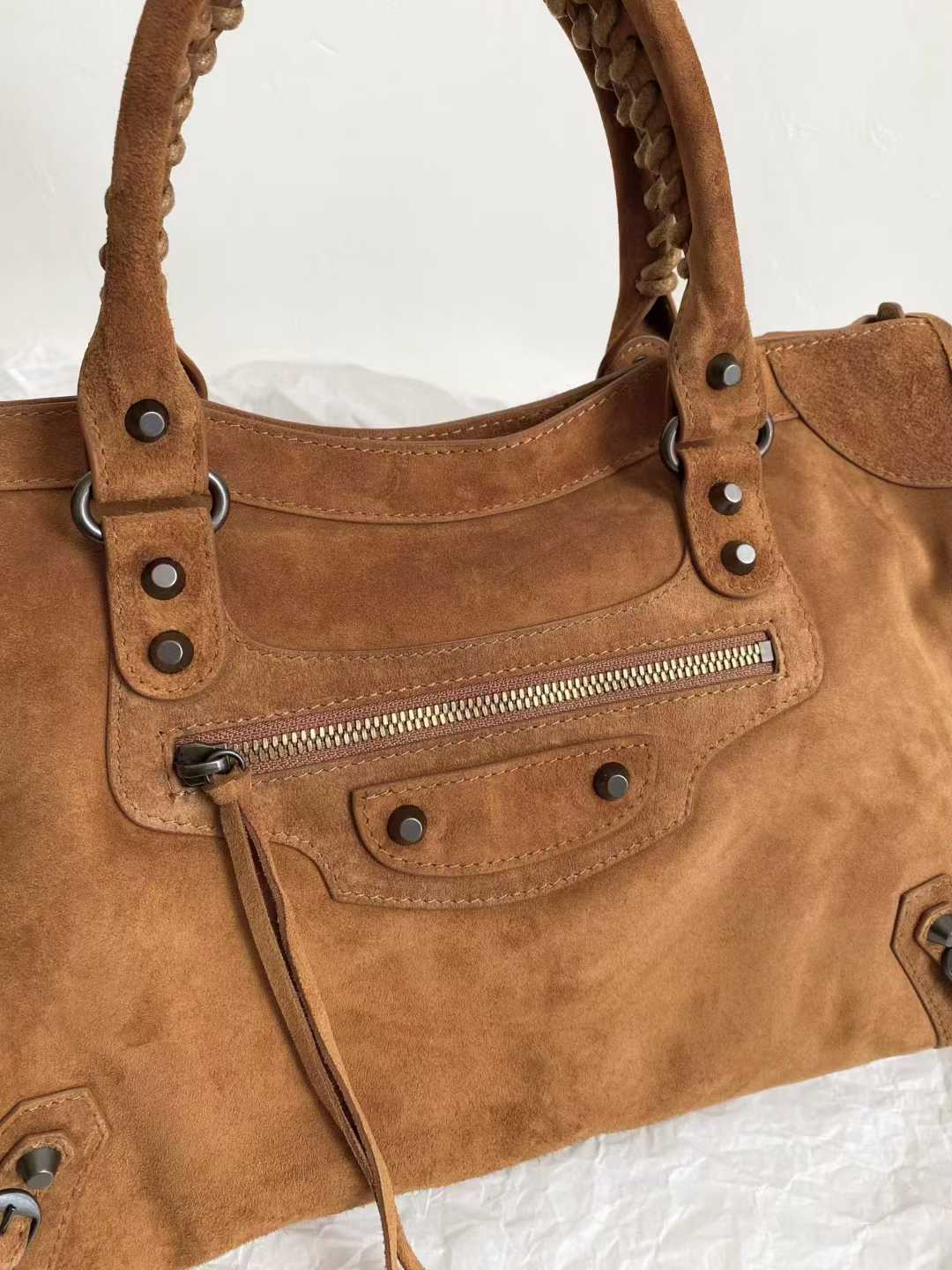 Balenciaga Women’s Le City Bag Medium in Light Espresso view 5