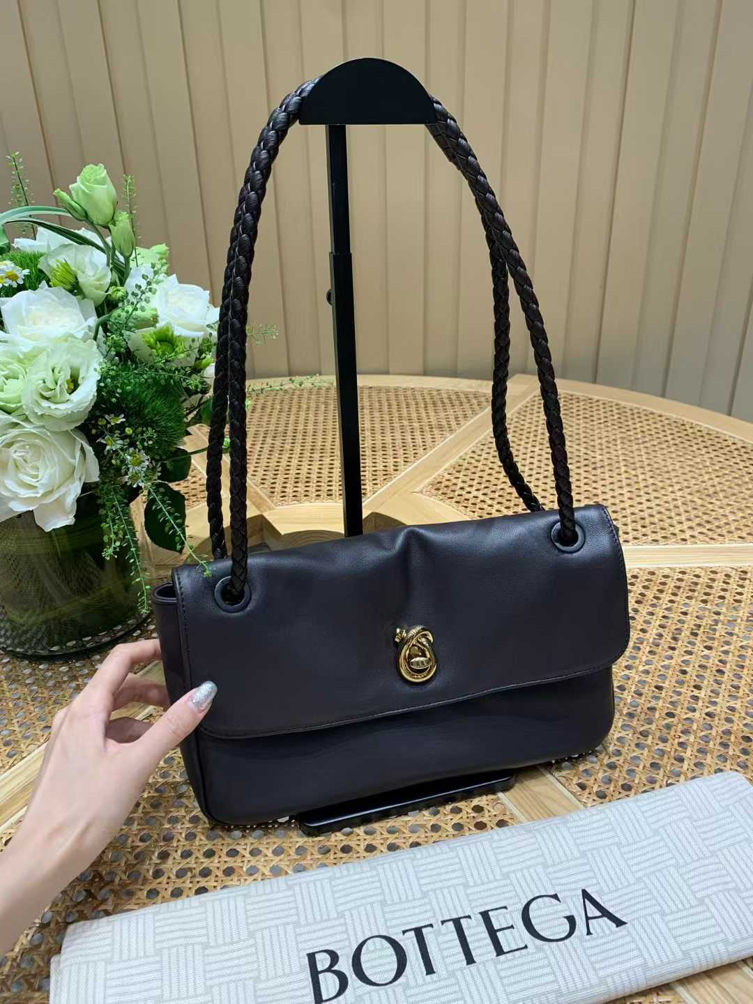 Bottega Veneta Madison view 19